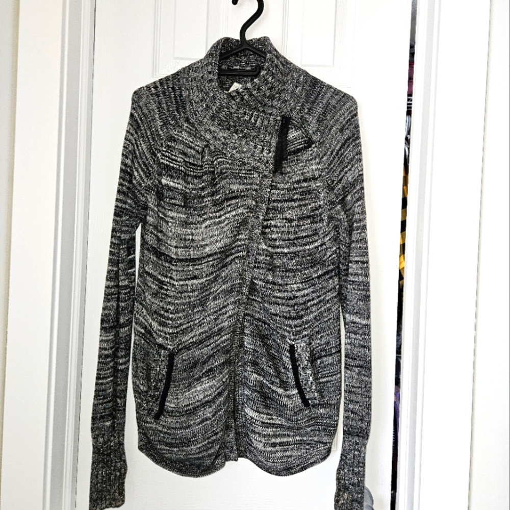 Iviva girl cardigan size 14 years